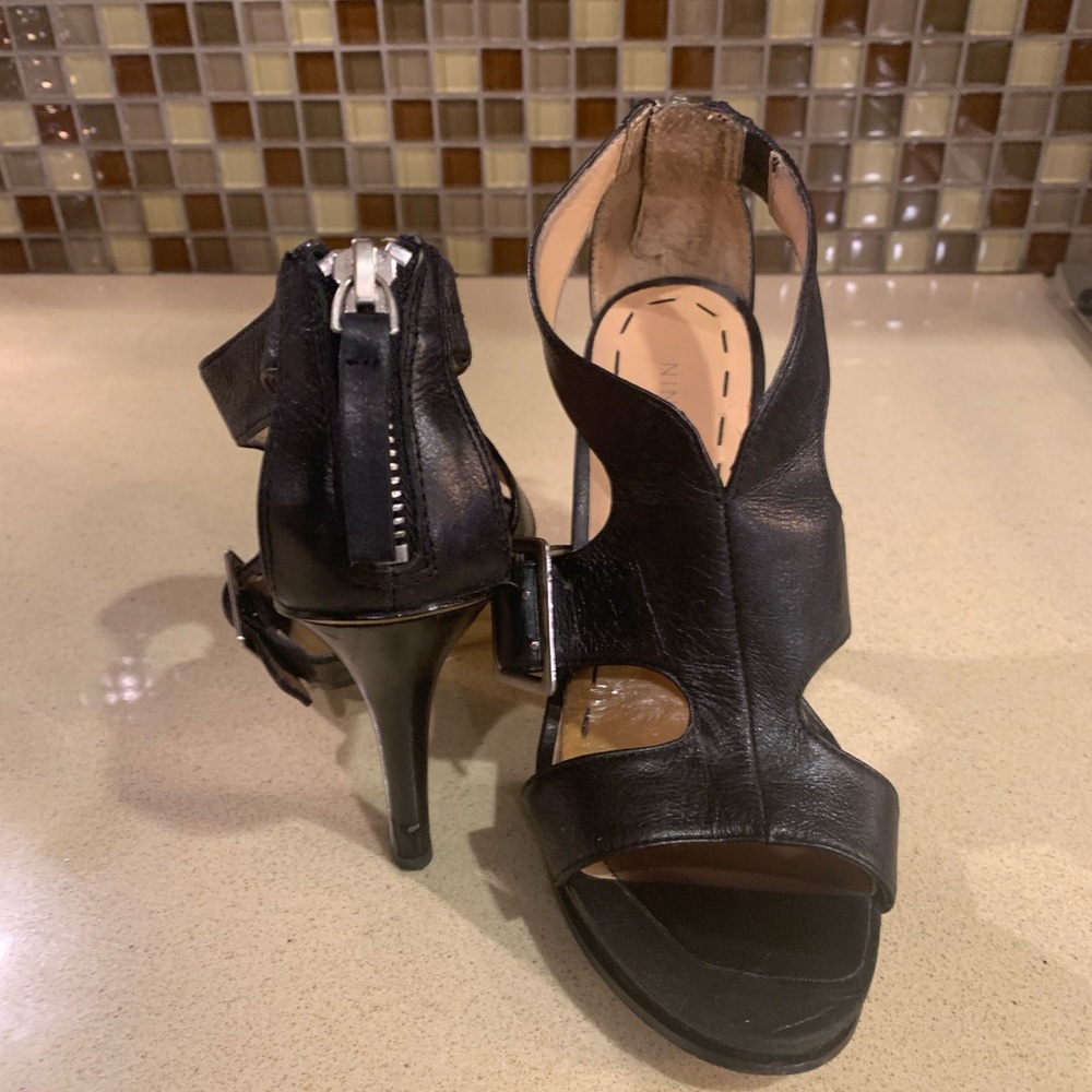 Nine West 5M Leather heels
